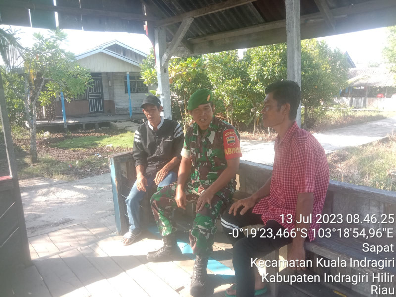 Jalin Hubungan Baik, Babinsa Koramil 04/Kuindra Terus Jaga Tali Silaturahmi