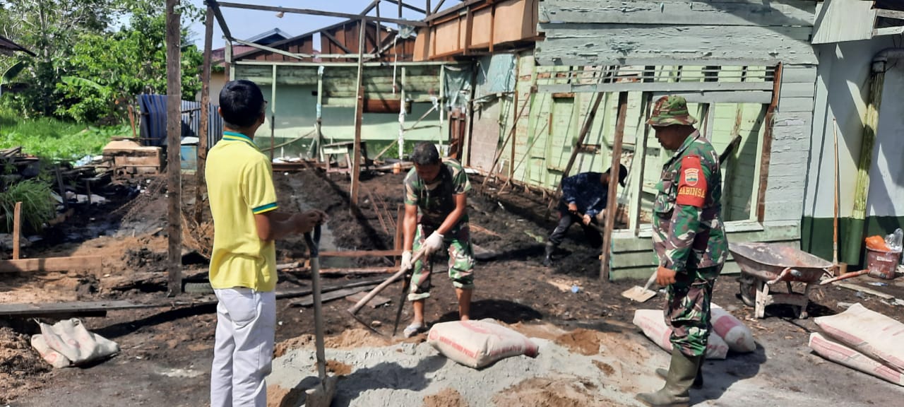 Anggota Koramil 03/Tpl Masih Lakukan Gotong Royong Pembenahan Rumah Dinas