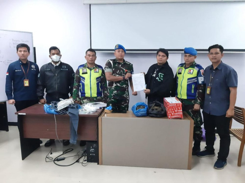 Ganja Seberat 1,7 Kg dan Paket Sabu Diamankan Petugas Bandara SSK Pekanbaru