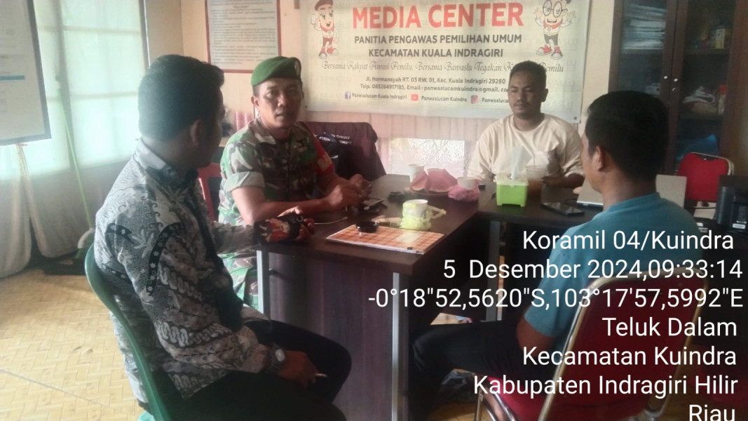 Dengan Komsos, Babinsa Koramil 04/Kuindra Jaga Stabilitas Keamanan dan Ketenteraman