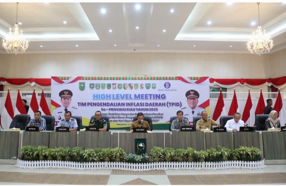 Bupati Inhil Herman, Hadiri Rapat TPID Riau, Usulkan Kebijakan Ekspor Kelapa