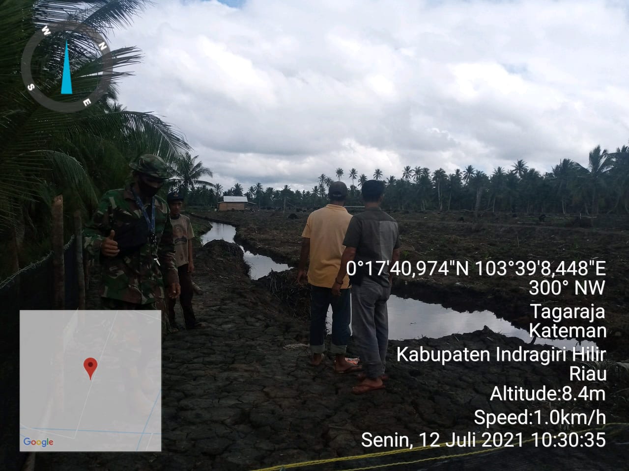 Masyarakat dan Babinsa Koramil 06/Kateman Secara Rutin Lakukan Patroli Karhutla