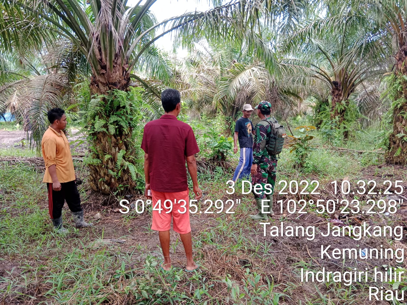 Patroli dan Sosialisasi Rutin Karlahut Bersama Babinsa Koramil 09/Kemuning