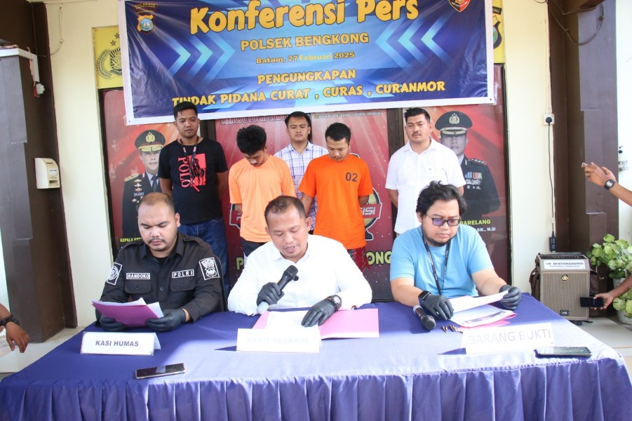 Dua Pelaku Curas Modus Jambret Gelang Emas di Bengkong Diringkus Polisi Dua Pelaku Curas Modus Jambret Gelang Emas di Bengkong Diringkus Polisi