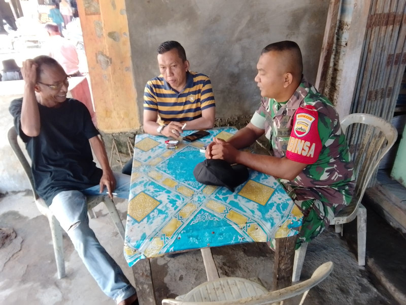 Serka Ferry Barus Babinsa Koramil 07/Reteh Awali Tahun 2025 dengan Komsos