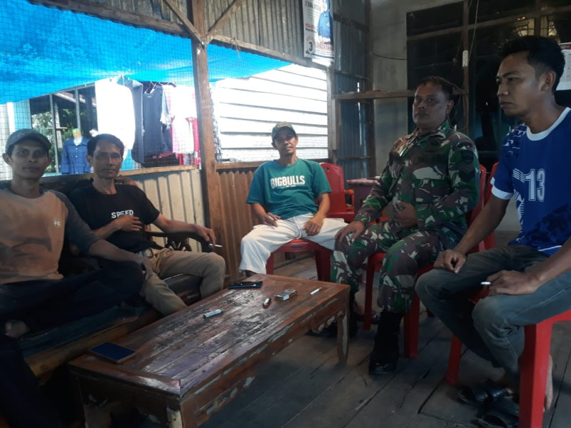 Tingkatkan Sinergitas Babinsa Koramil 05/GAS Serma Sasmito Laksanakan Komsos Di Wilayah Binaan