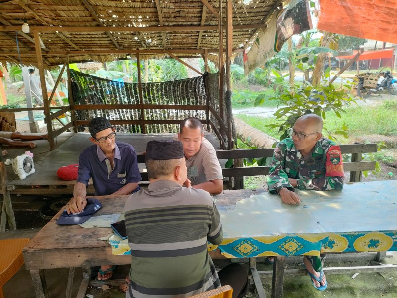 MOMEN RAMADHAN, BABINSA KORAMIL 03/TEMPULING JALIN SILATURAHMI BERSAMA TOMAS DESA DANAU PULAI INDAH