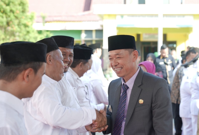Bupati Rohil Lantik Jabatan Struktural Pengawas, Pjs Penghulu dan Kepala Pukesmas
