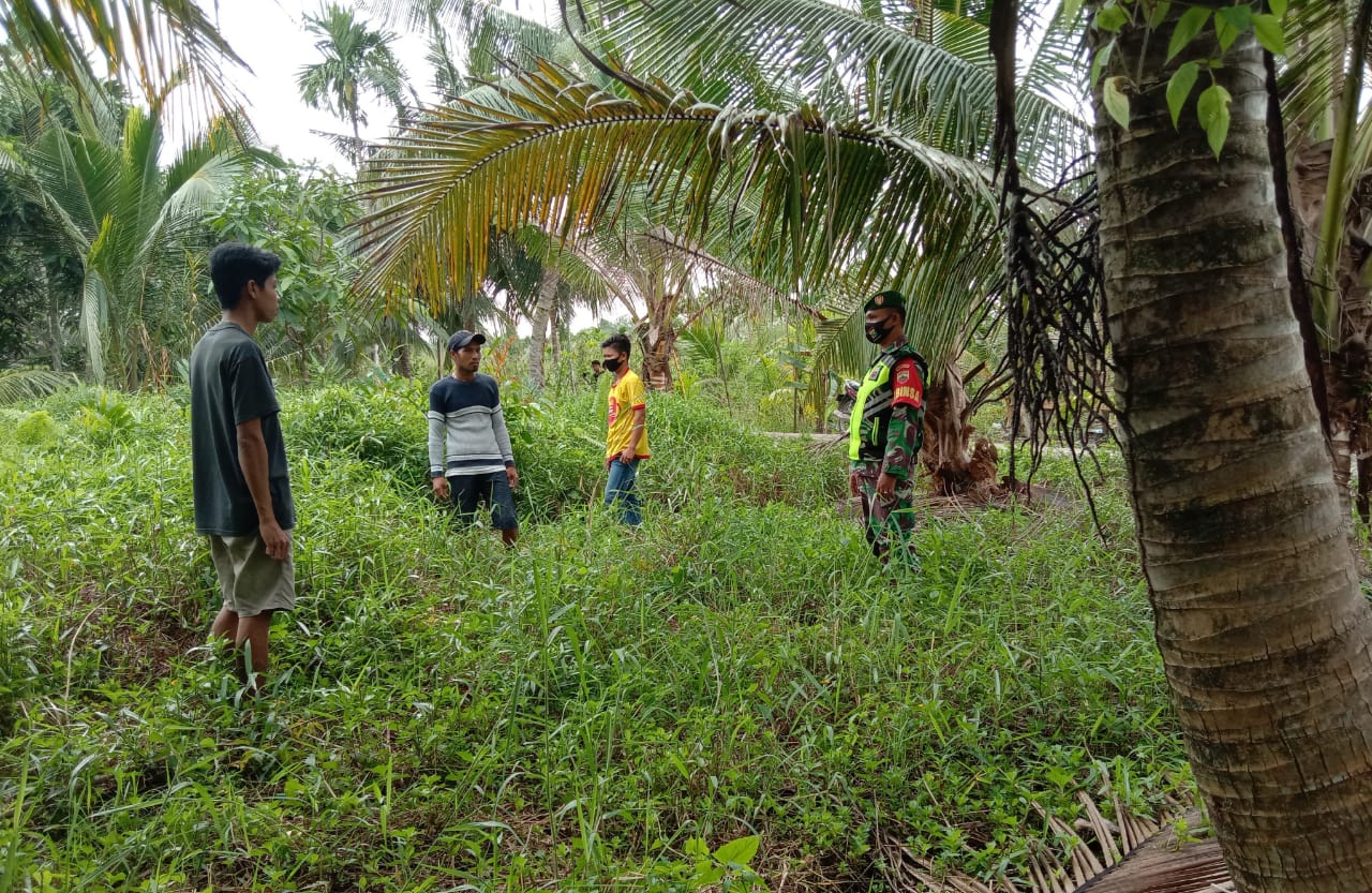 Serda Ronal Manalu Lakukan Patroli Karhutla di Wilayah Binaan