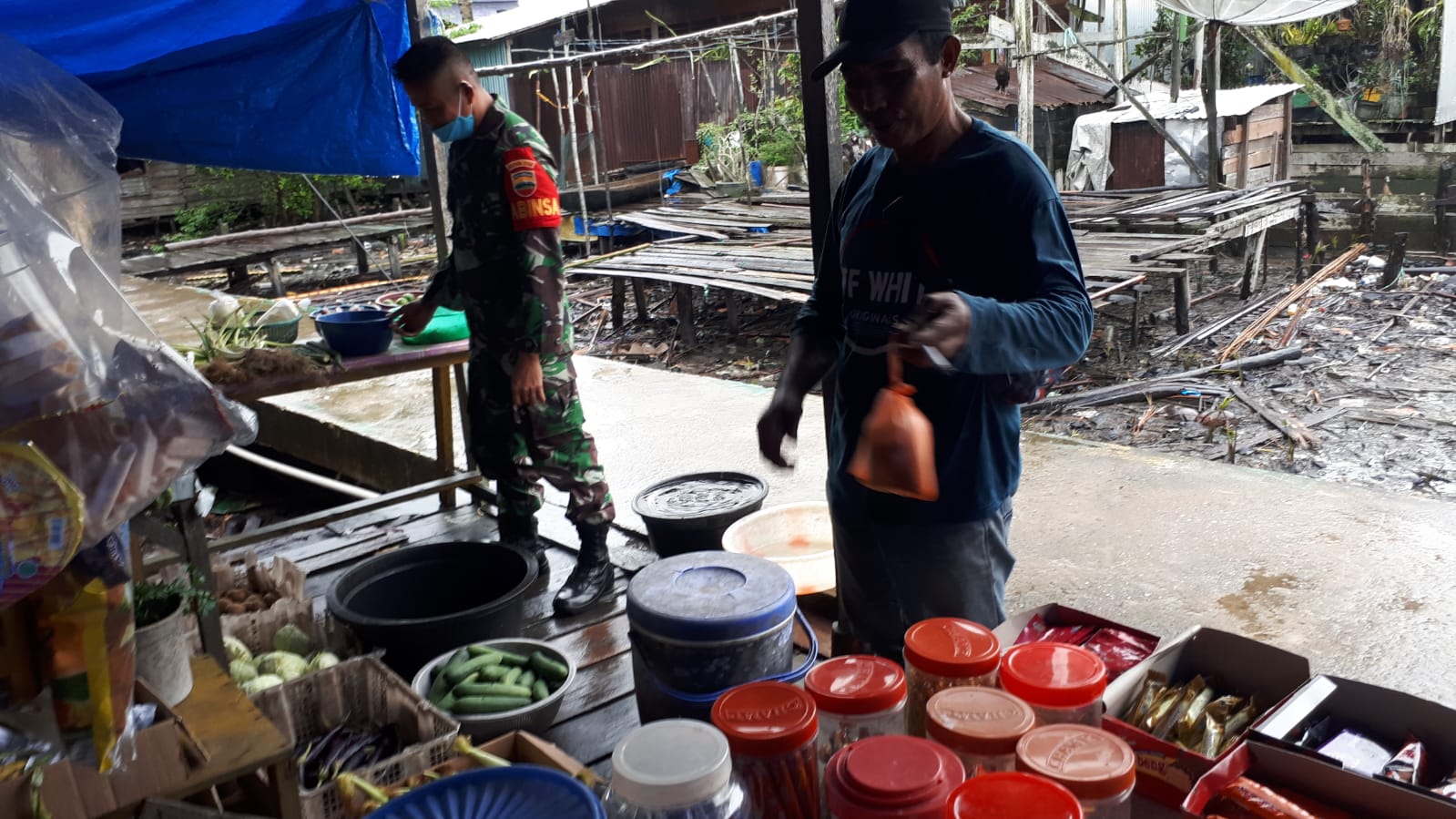 Serda Darman Sukur Lakukan Pengecekan Harga Bahan Pokok Masyarakat di Warung