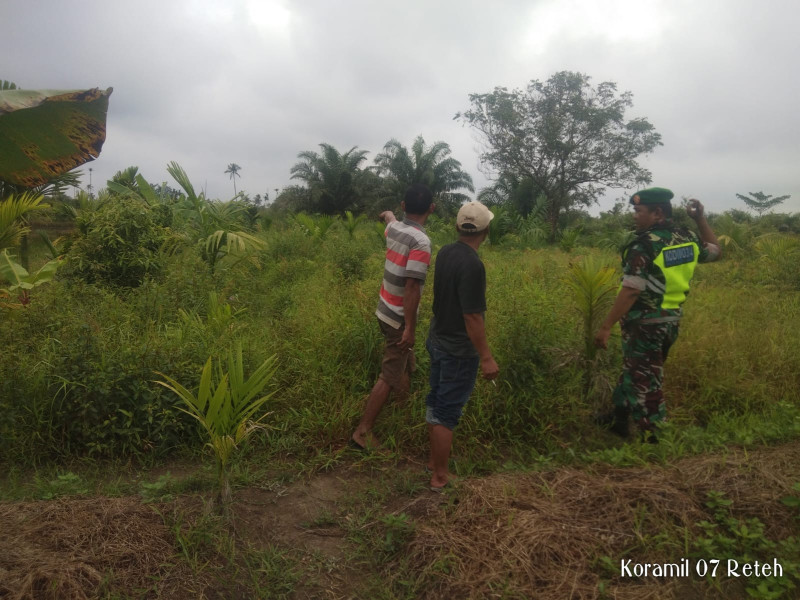 Babinsa Koramil 07/Reteh Sosialisasi Karhutla Di Wilayah Binaan