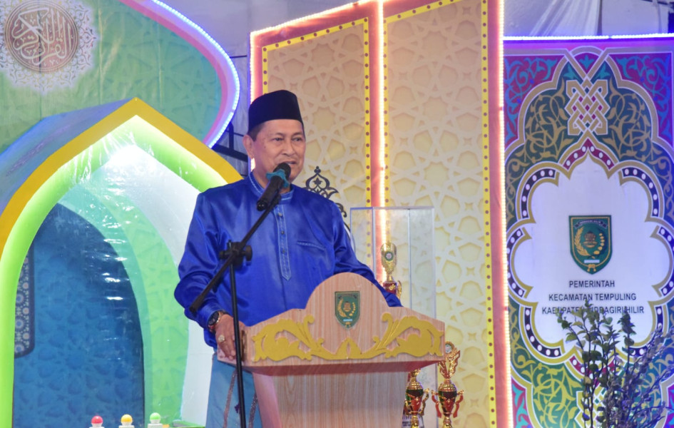 Wabup H.Syamsuddin Uti Tutup Secara Resmi MTQ Ke-44 Kecamatan Tempuling dengan Pemukulan Gong