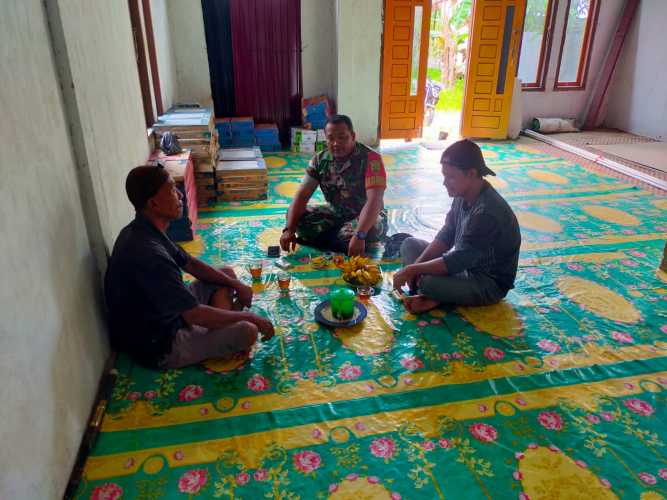 Keakraban Babinsa 03/Tpl Dan Warganya,Tumbuhkan Kekompakan Serta Kemanunggalan