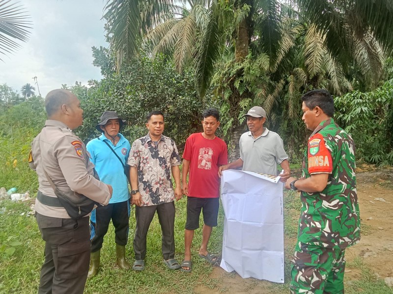 Babinsa Koramil 09/KMG Laksanakan Patroli Tapal Batas di Desa Keritang Hulu