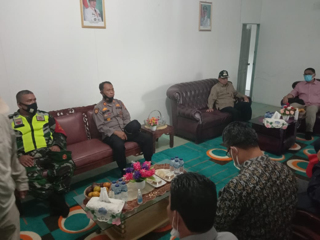 Danramil 04/Kuindra Sambut dan Dampingi Kunker Bupati Inhil di Sapat