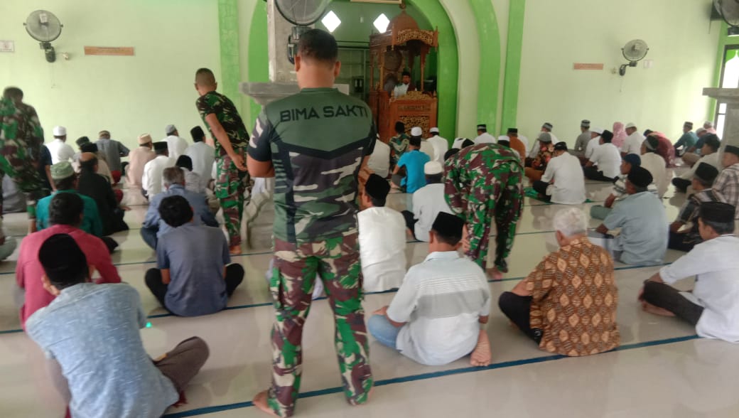 Sholat Jumat Tingkatkan Keimanan Dan Ketaqwaan Serta Meningkatkan Kemanunggalan TNI-Rakyat