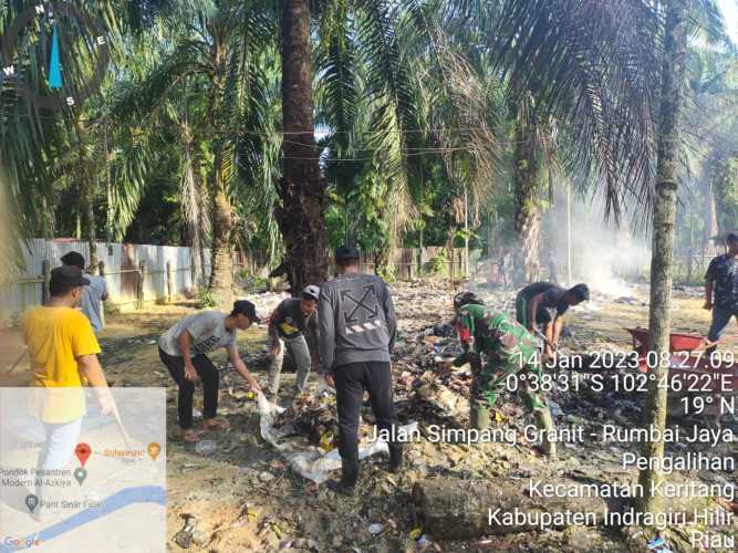 Goro Di Pondok Pesantren Al Askia Bersama Babinsa Koramil 09/Kemuning