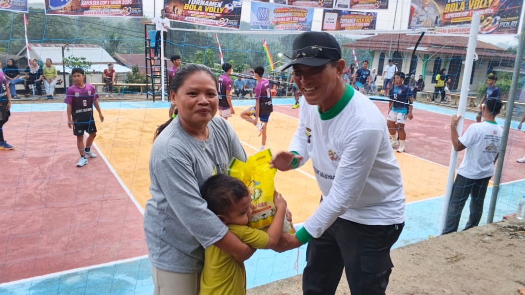 Peluh dan Doorprize Banjiri Turnamen Volly Ball Kapolsek Cup 1 kemuning