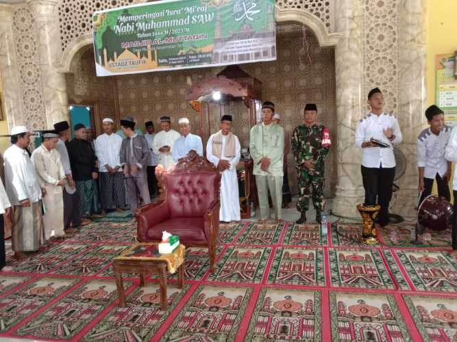 Babinsa Koramil 03/Tpl Hadiri Peringatan Isra Mi’raj di Wilayah Binaan