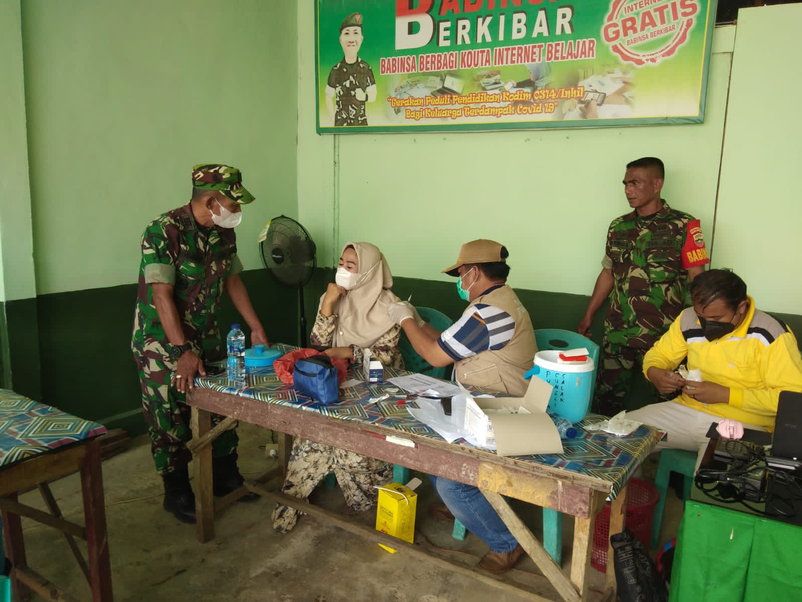 Gelar Vaksinasi Di Makoramil, Ini Pesan Danramil 03/Tempuling