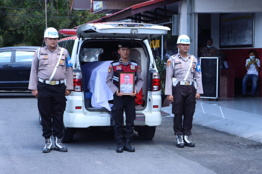 Polres Inhil Gelar Upacara Pengantaran Jenazah Kasat Samapta