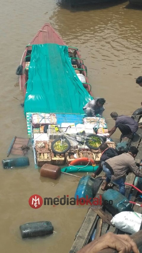 Tabrak Tunggul Kayu, Speed Boat Tujuan Tungkal-Guntung Ini Tenggelam di Laut Kuala Enok