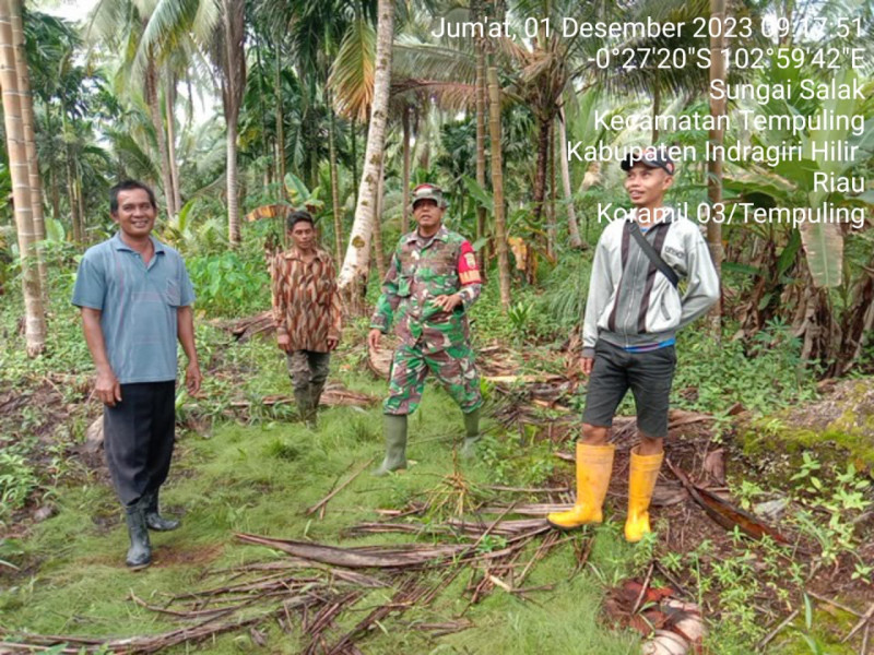 Cuaca Tak Menentu, Patroli Dan Sosialisasi Karlahut Tetap Menjadi Rutinitas Babinsa 03/Tpl