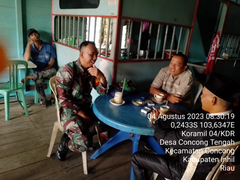 Babinsa Koramil 04/Kuindra Terus Ingatkan Warga Agar Selalu Berhati-hati Pada Saat Bepergian