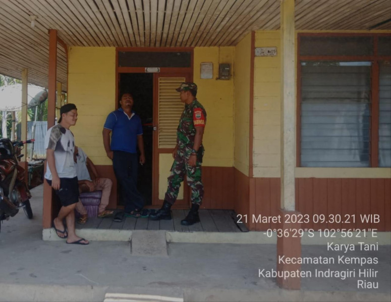 Babinsa 03/Tpl Melaksanakan Komsos Dengan Tokoh Pemuda Bahas Kamtibmas