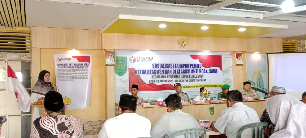 Dihadapan Masyarakat Tempuling, Bawaslu Inhil Gelar sosialisasi tahapan pemilu tentang Netralitas ASN dan Deklarasi Anti Hoax