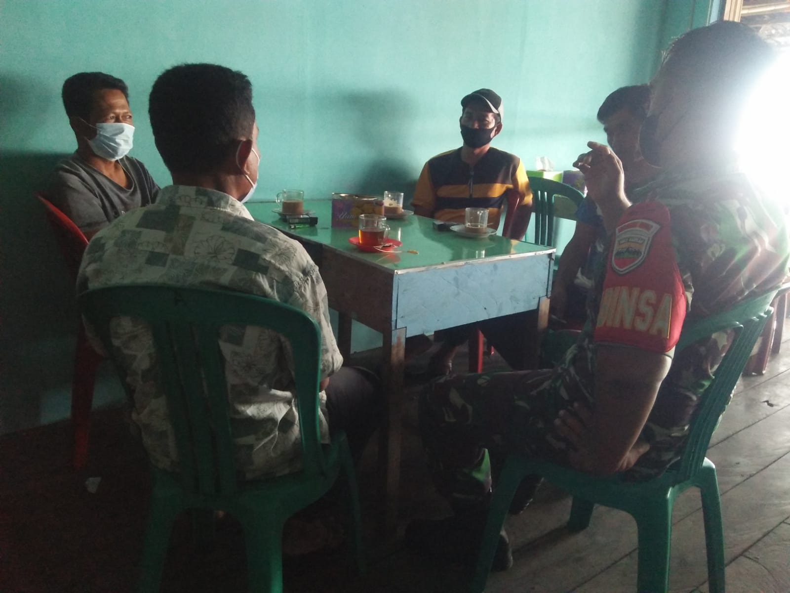 Komsos Bersama Warga Setempat Oleh Serda Mas Yayat