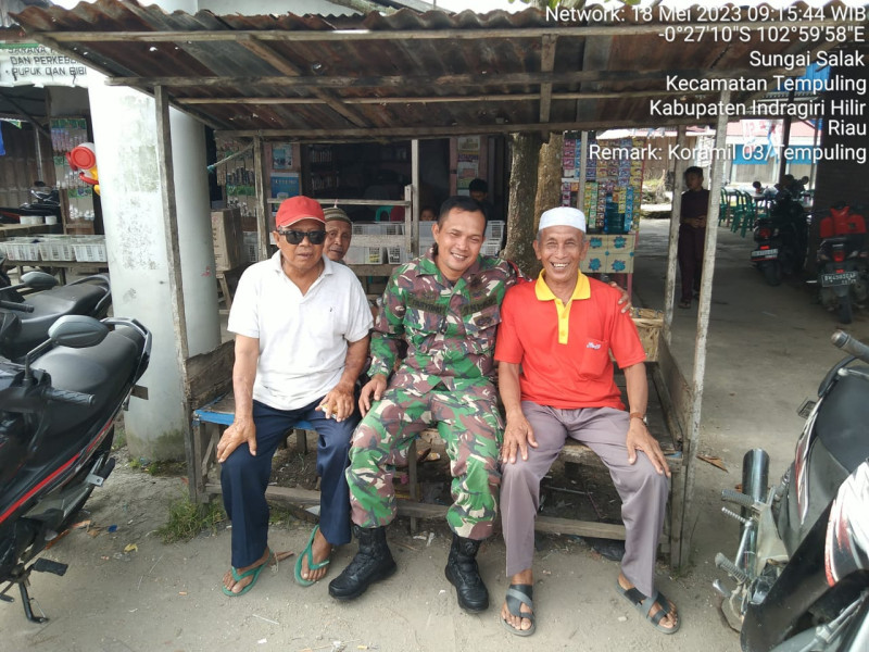 Komsos Bati Tuud Koramil 03/Tpl Bersama Tomas Dan Toga Di Sungai Salak