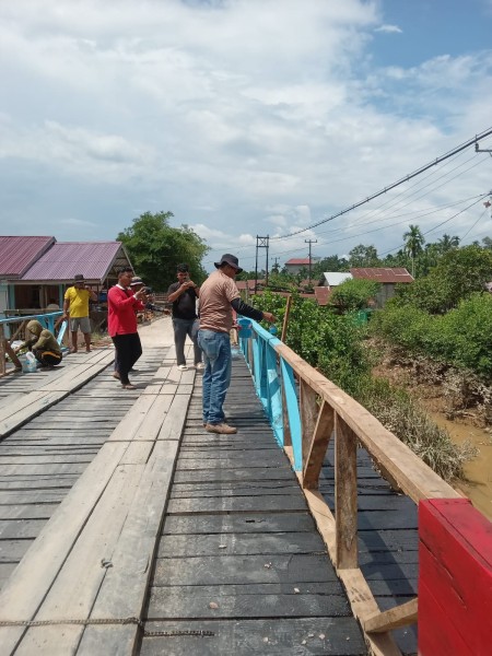 Merah Putih Tak Hanya di Tiang, Tapi di Pijakan: Jembatan Presisi Sambung Ekonomi & Pendidikan Inhil