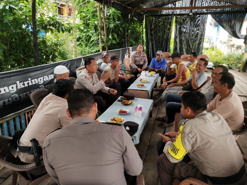 Ciptakan Pemilu Damai 2024,  Kapolsek Gaung dan Personil Bersama Tomas dan Toga Laksanakan Cooling System