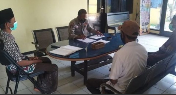 Lagi Mancing, Perahu Ditabrak Tongkang, 2 Nelayan Terlempar ke Laut