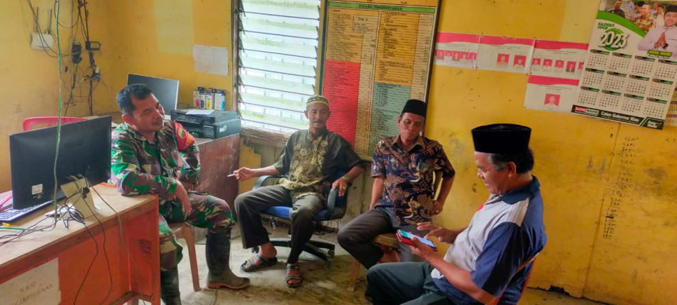 Babinsa Kota Baru Tingkatkan Terus Kekompakan dan Kebersamaan Antar Warga