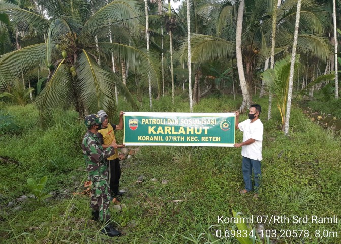 Babinsa Koramil 07/Reteh Terus Aktif Laksanakan Patroli Bekas di Wilayah Desa Seberang Kijang