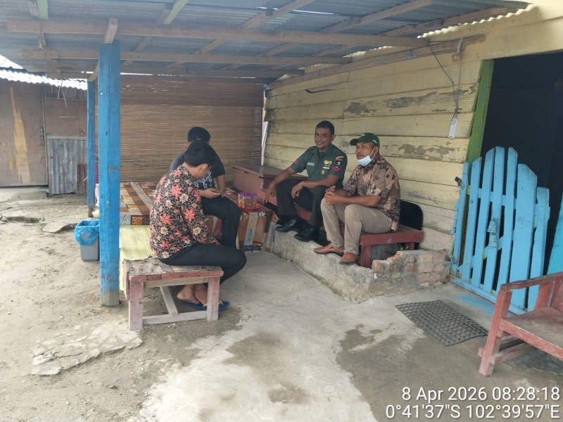 Koptu Setiawan Laksanakan Komsos di Desa Pancur