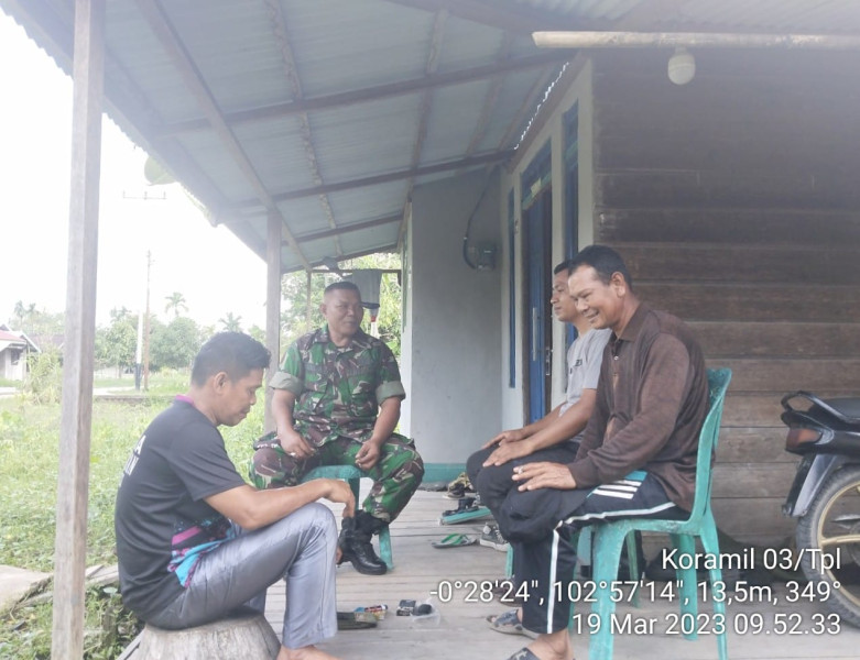 Eratkan Kedekatan, Babinsa 03/Tpl Komsos Dengan Warga Binaan Dalam Persiapan Menyambut Bulan Suci Ramadhan