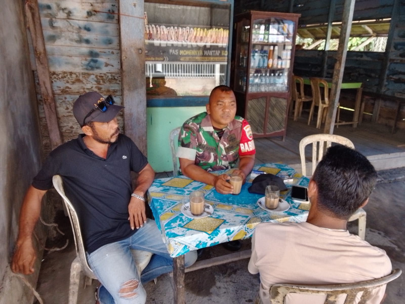 Babinsa Serka Ferry Barus Ajak Masyarakat Untuk Sama-sama Sukseskan Pilkada Damai