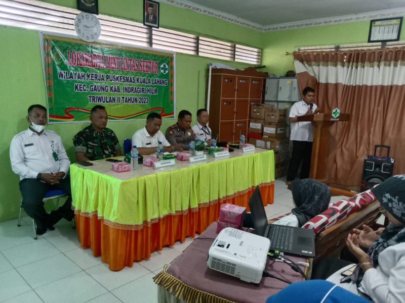 Babinsa Koramil 05/Gas Serma Tota S Hadiri Lokakarya Mini Lintas Sektor Puskesmas Kuala Lahang