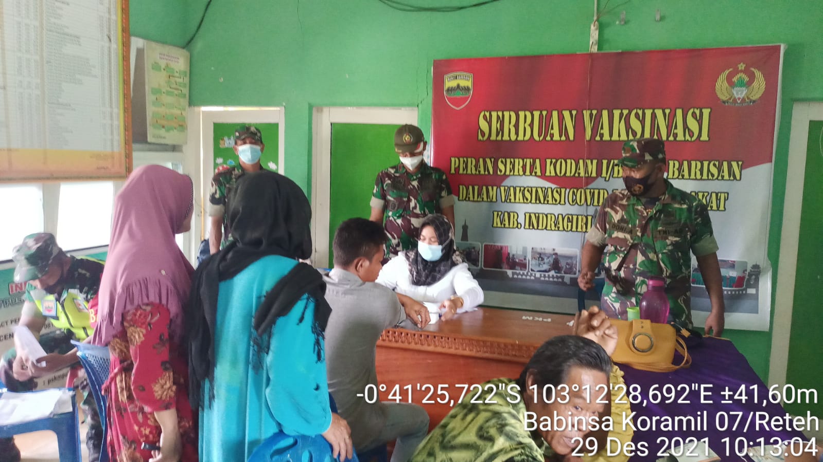 Koramil 07/Reteh Bersama Camat Terus Pantau dan Percepat Vaksinasi