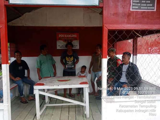 Komsos Di Kampung Pancasila, Babinsa 03/Tpl Ingatkan Tentang Keamanan