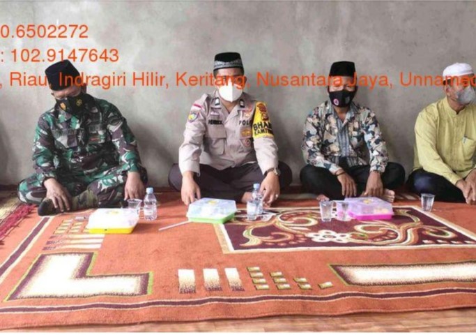 Babinsa Koramil 09/Kemuning dan Bhabinkamtibmas Hadiri Peringatan Mualid Nabi Muhammad SAW