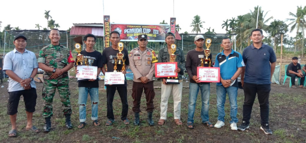 Jalin Silaturahmi Sekaligus Penutupan Turnamen Sepak Bola Bersama Babinsa Serda Johansah