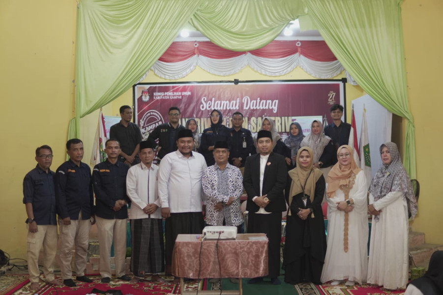 Goes to Pesantren, KPU Kampar Gelar Nobar dengan Santri Ponpes PPMTI Tanjung Berulak
