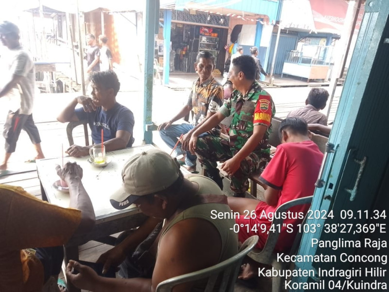 Babinsa Koramil 04/Kuindra Ingatkan Masyarakat Untuk Terus Menjaga Kebersihan Lingkungan Agar Terhindar Dari Penyakit