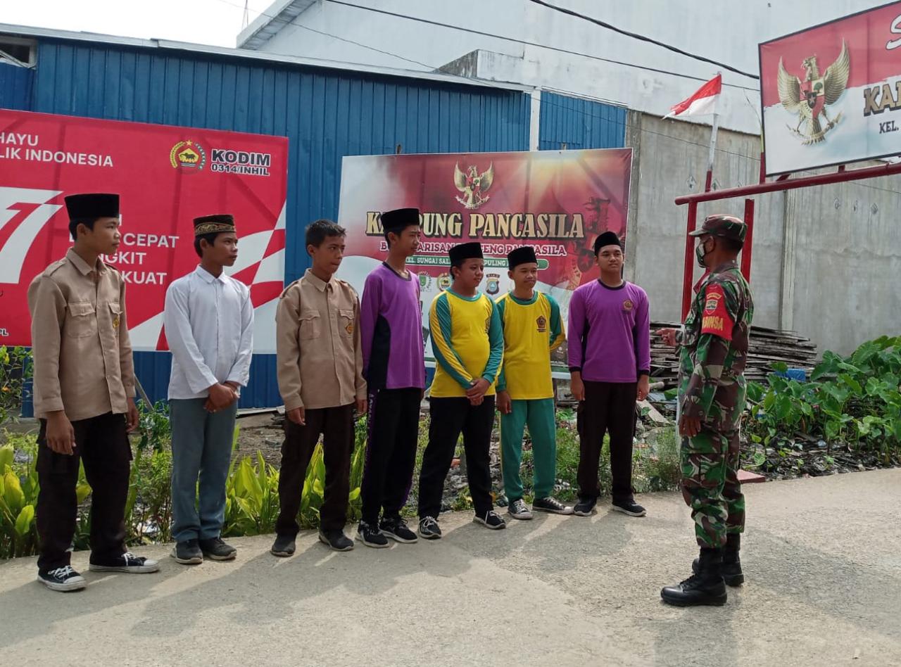 Melalui Komsos Babinsa Koramil 03/Tempuling Berikan Motivasi Kepada Siswa MA Darussalam