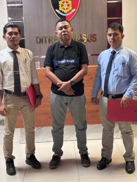 Posting Data Pribadi Bupati Rohil di Grup WhatsApp, Muhajirin Siringo-ringo Dilaporkan ke Polda Riau