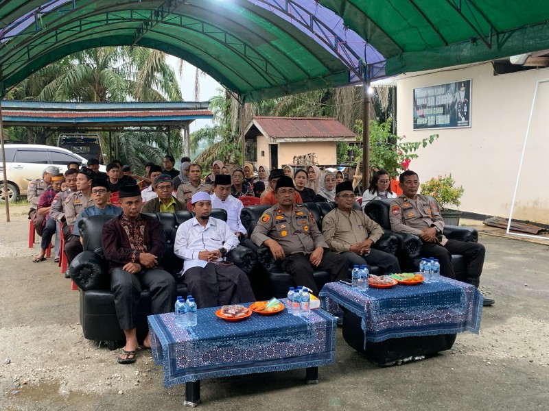 Polsek Kemuning Gelar Buka Puasa Bersama dan Santunan Anak Yatim serta Berbagi Kebahagiaan dengan Masyarakat